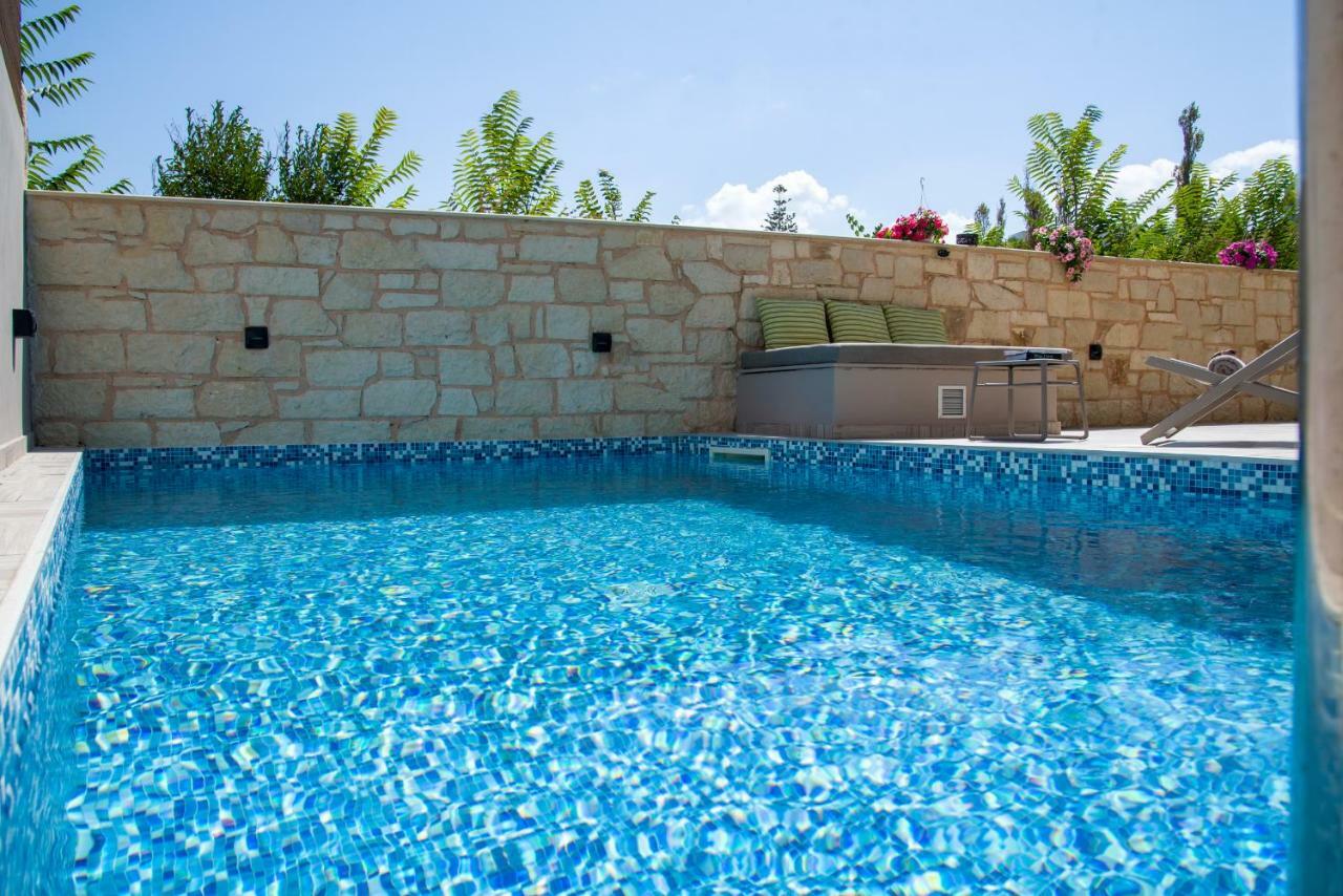 Villa Sirocos Stalos Ngoại thất bức ảnh